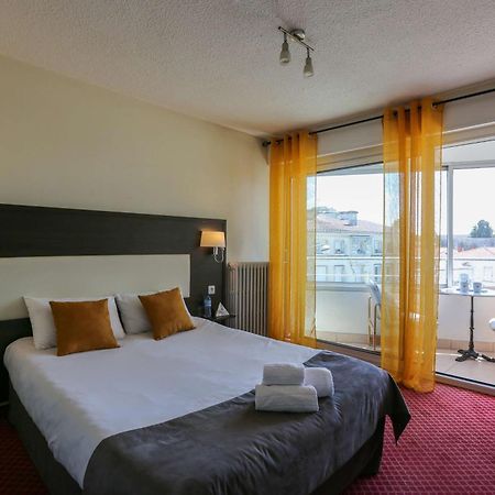 Brit Hotel Bleu Nuit Сент Екстер'єр фото