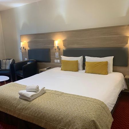 Brit Hotel Bleu Nuit Сент Екстер'єр фото