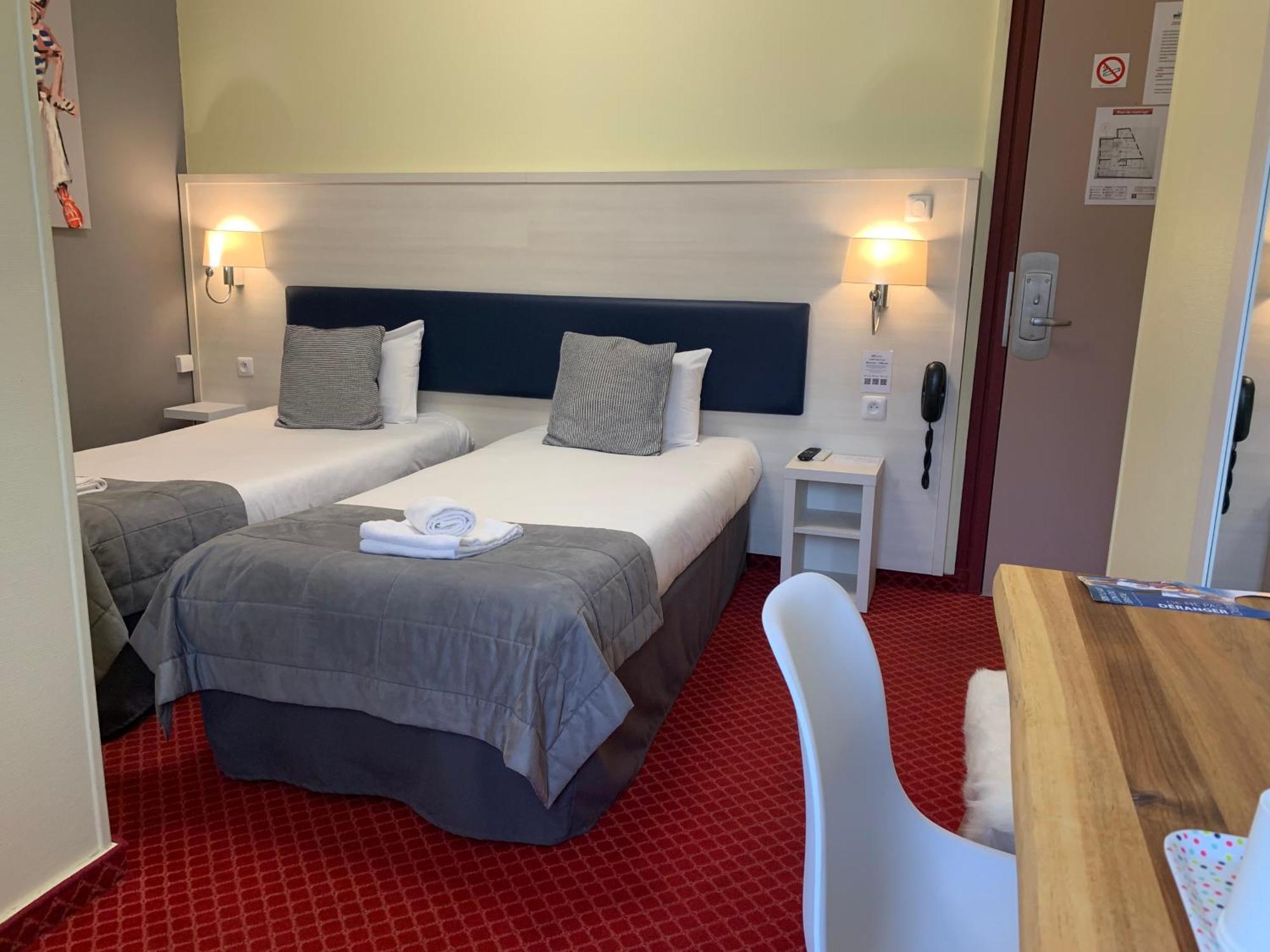 Brit Hotel Bleu Nuit Сент Екстер'єр фото