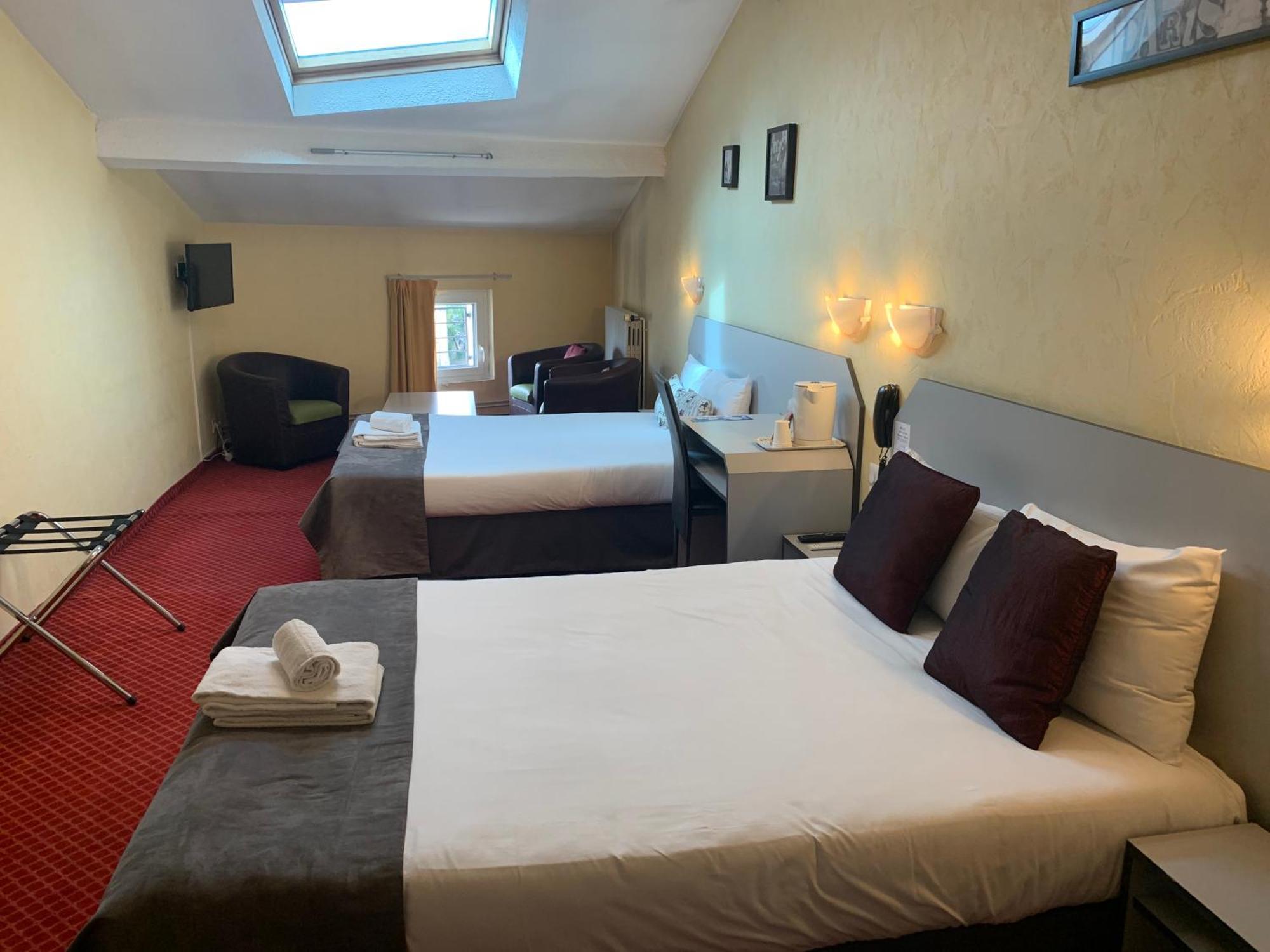Brit Hotel Bleu Nuit Сент Екстер'єр фото