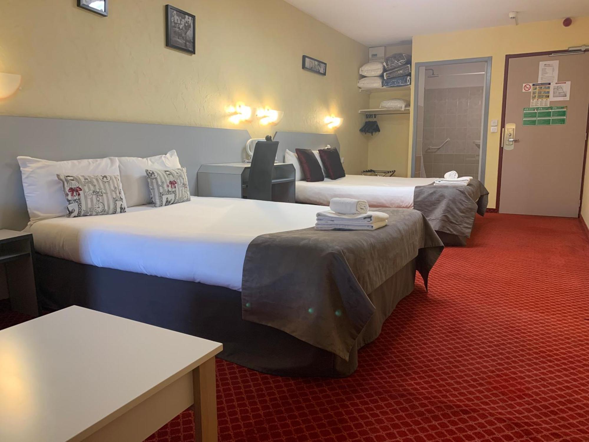 Brit Hotel Bleu Nuit Сент Екстер'єр фото